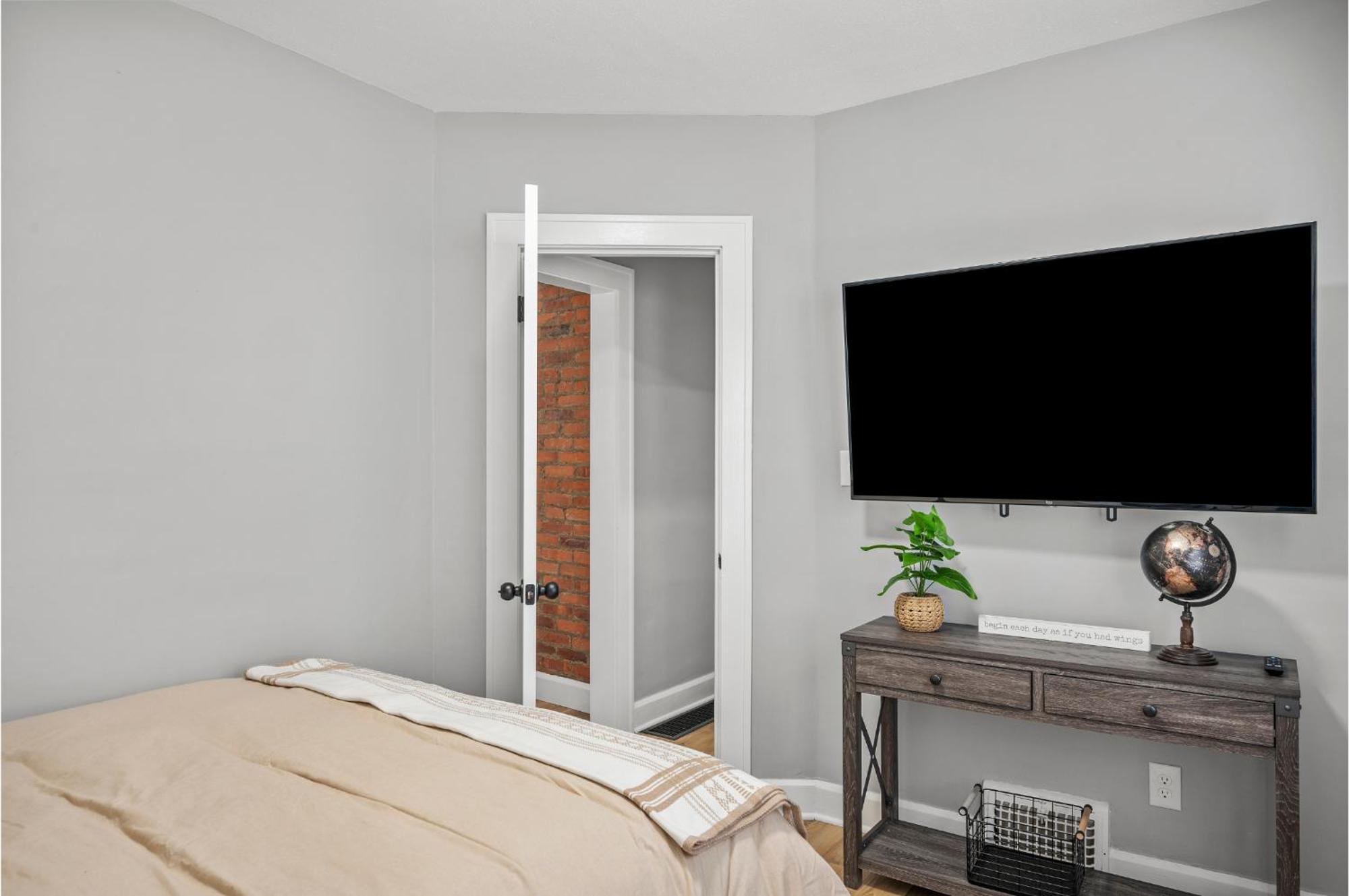 Amazing Parma Home King Bed Full Office Room Exterior photo